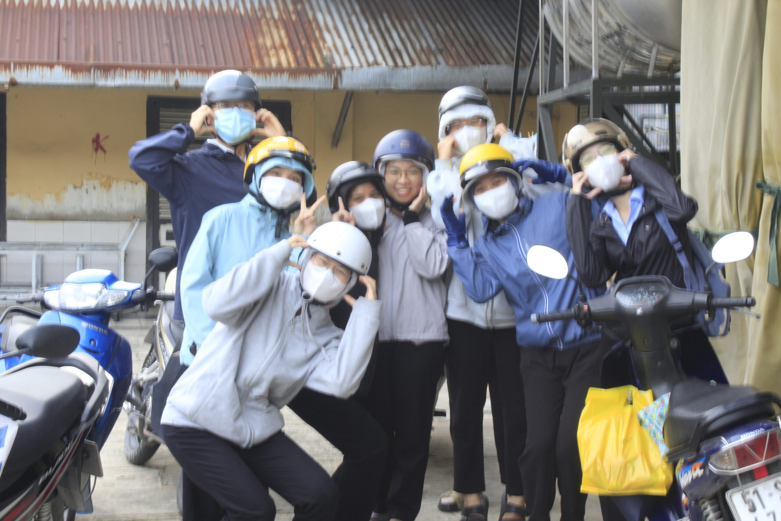 CẢM NHẬN VỀ CHUYẾN ĐI CHIA SẺ VỚI NGƯỜI NGHÈO