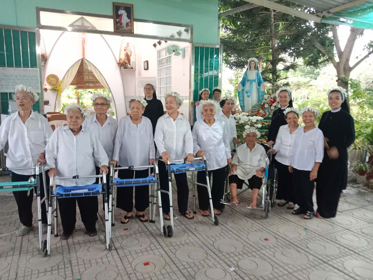 NHÀ DƯỠNG LÃO TÂN UYÊN - ĐIỂM CHĂM SÓC NGƯỜI NEO ĐƠN TÂN UYÊN